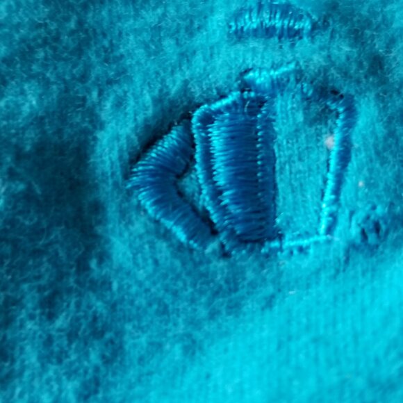 Women's athletic wear - Picture 3 of 5